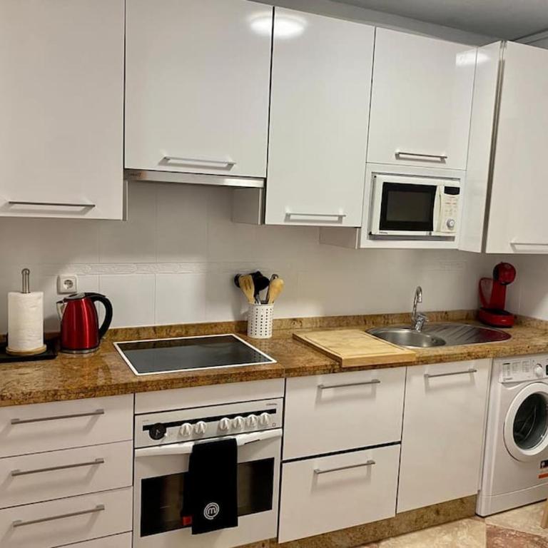 Alojamiento en Málaga cerca de FYCMA y aeropuerto - Casa de 3 dormitorios - 10