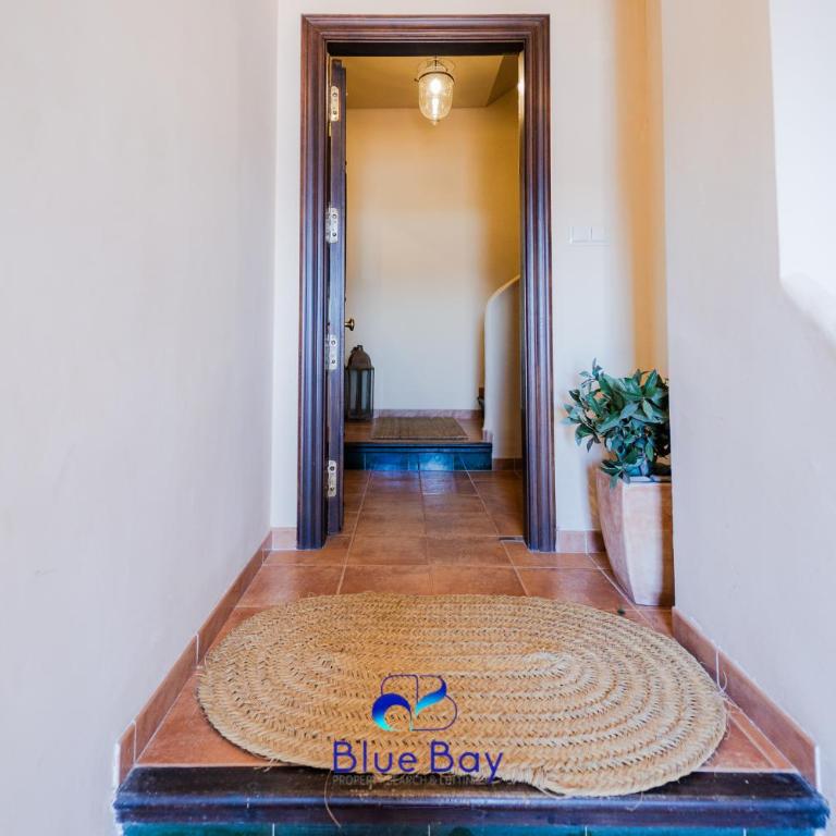 Al Alba Townhouse with Community Pool and Padel - Four-Bedroom House - 55