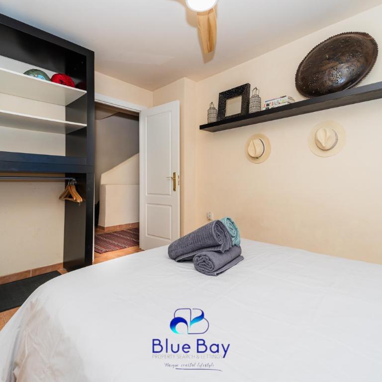 Al Alba Townhouse with Community Pool and Padel - Four-Bedroom House - 33