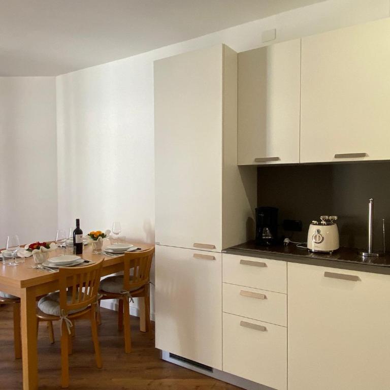 Lakeside Apartment - Penthouse - 14