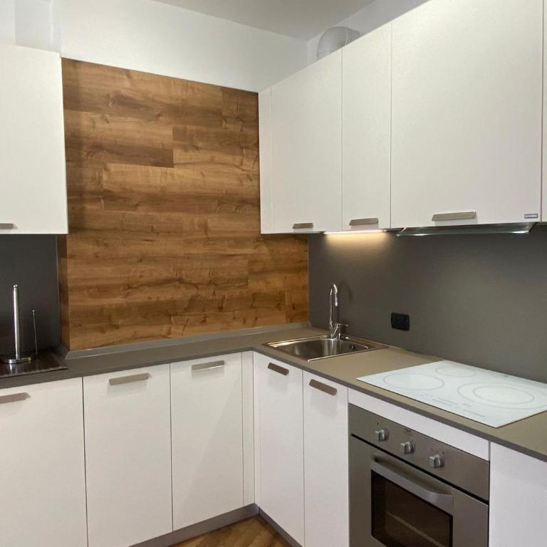 Lakeside Apartment - Penthouse - 12