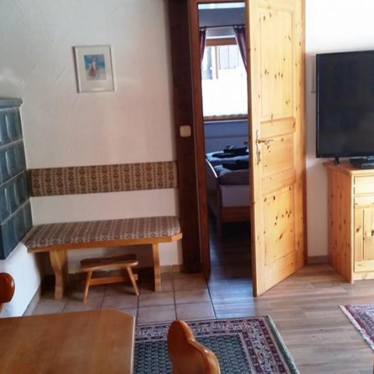Ferienwohnung Enzian 1 im Feriendorf Sonnenhang im Allgäu - Apartment mit 2 Schlafzimmern und Balkon - 1