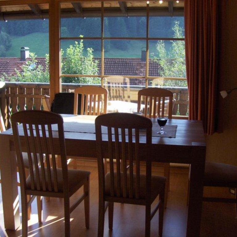 Ferienwohnung Enzian 3 im Feriendorf Sonnenhang im Allgäu - Apartment mit 2 Schlafzimmern und Balkon - 1