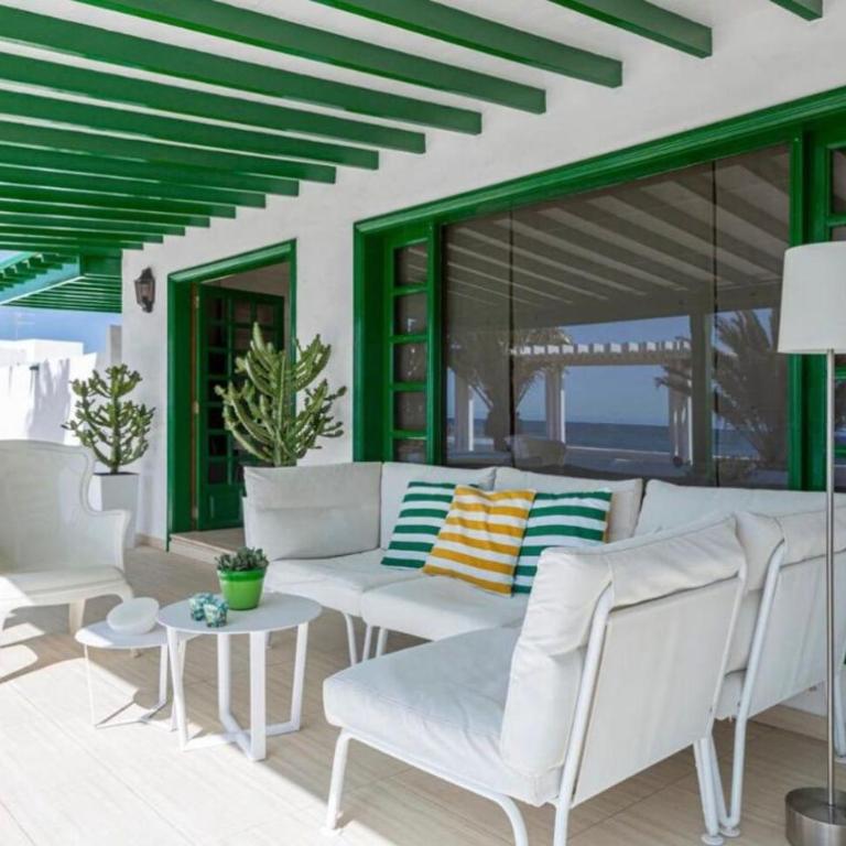 Luxury Villa Sea Front -La Orilla - Three-Bedroom Villa - 31