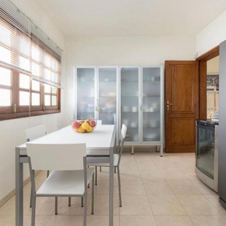 Luxury Villa Sea Front -La Orilla - Three-Bedroom Villa - 14