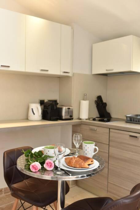 LE PROVENCAL - Center old Antibes 1BR flat with AC, wifi - Appartamento con 1 Camera da Letto - 9