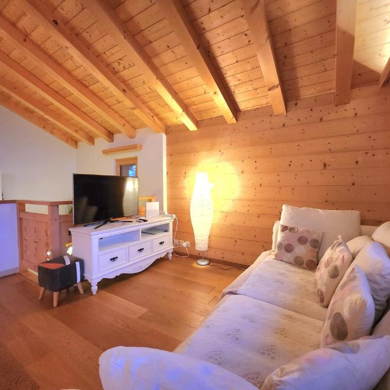 Magnifique et cosy chalet La Marmotte, St-Martin, Val d'Hérens - Chalet mit 2 Schlafzimmern - 7