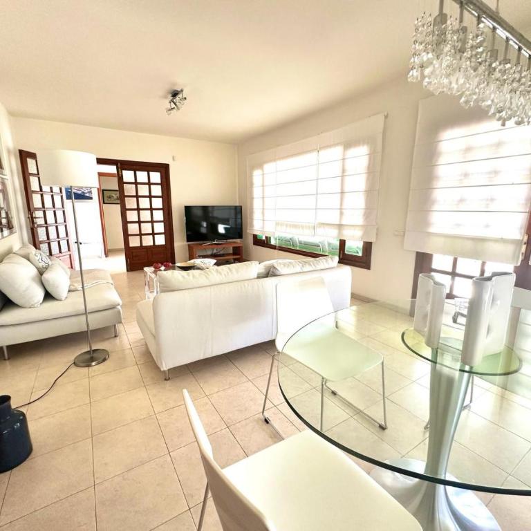 Luxury Villa Sea Front -La Orilla - Three-Bedroom Villa - 9