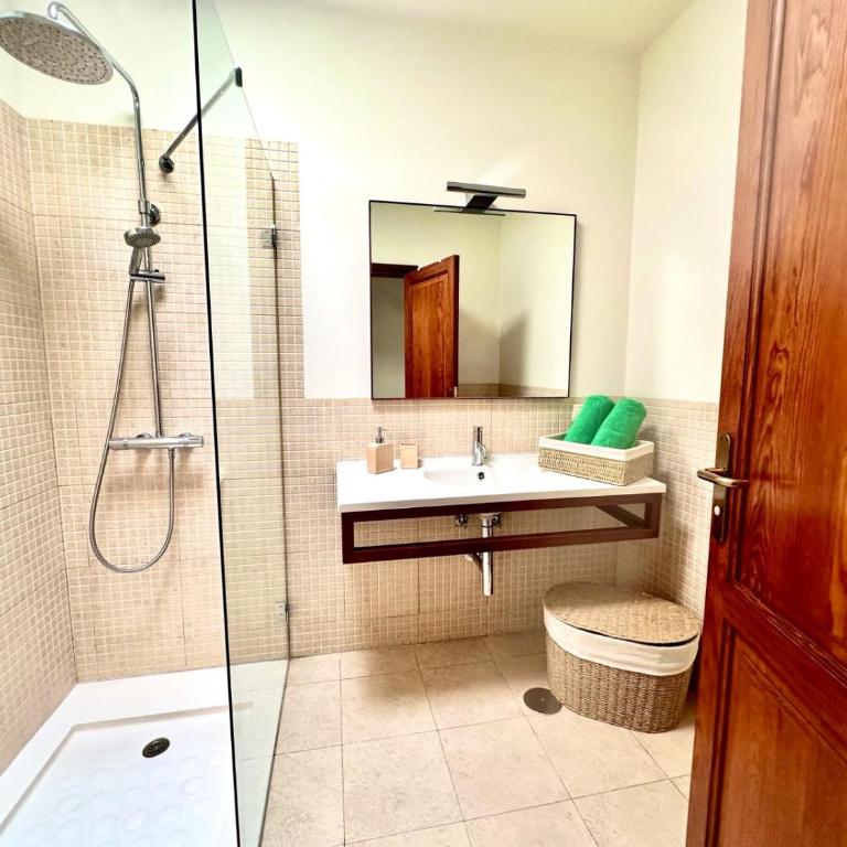 Luxury Villa Sea Front -La Orilla - Three-Bedroom Villa - 23