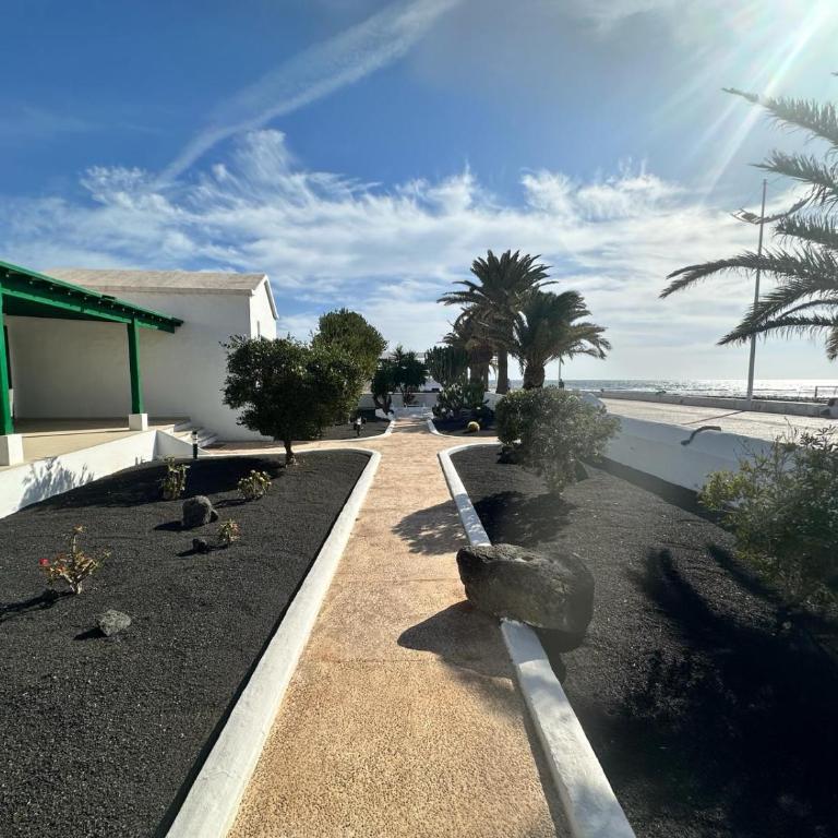 Luxury Villa Sea Front -La Orilla - Three-Bedroom Villa - 27
