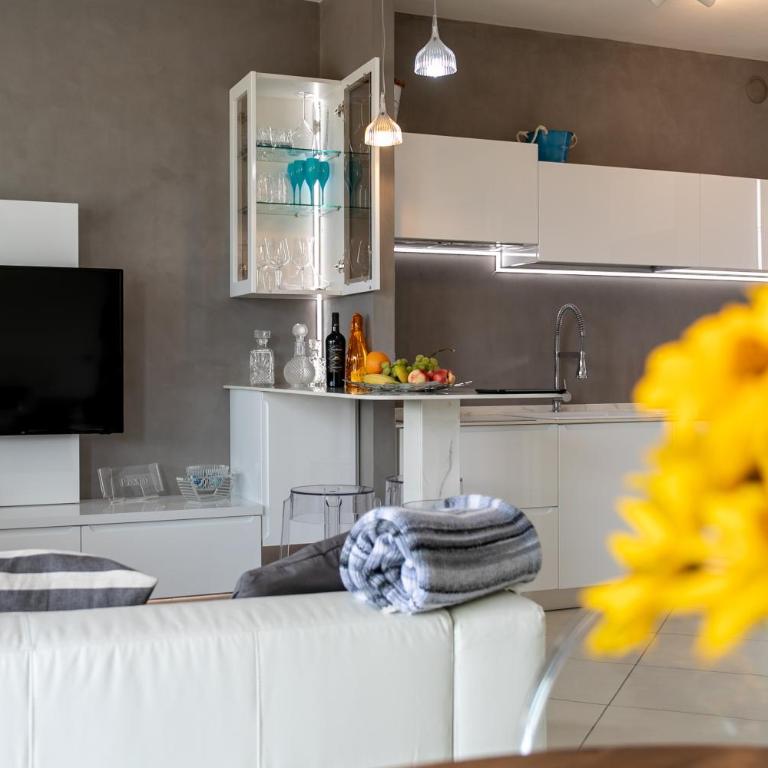 Relax house Baveno - Appartamento con 2 Camere da Letto - 10