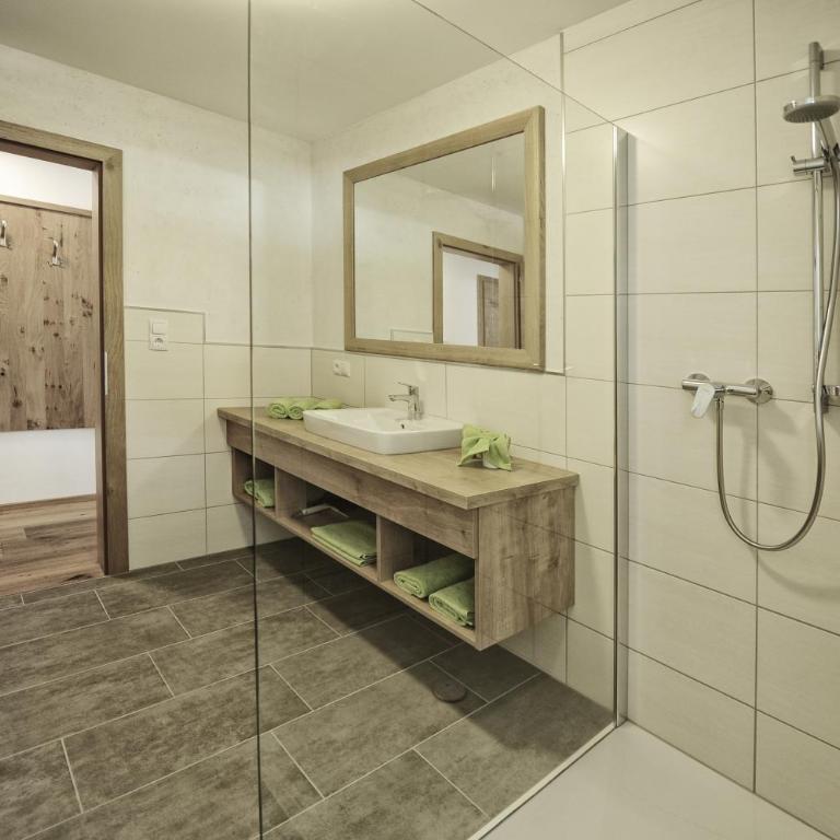 Appartements Rosenhof - Apartment mit 1 Schlafzimmer - Karwendelblick - 2
