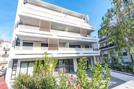 C035-Cannes Centre appartement 3 pièces avec parking - Appartement - 14