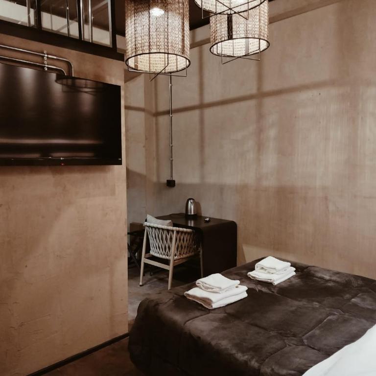 Hotel & Hostel 7 - Superior Double or Twin Room - 5