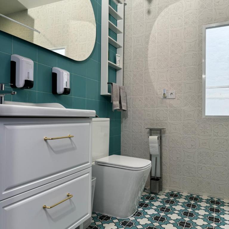 Castaños 4 - Double Room with Shared Bathroom - 13