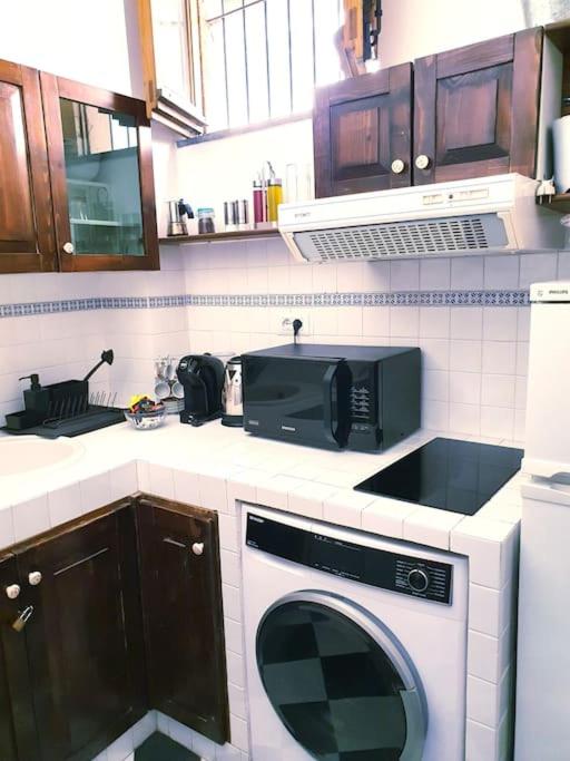 Casa vacanze a Nicolosi - Etna - Black and White - Two-Bedroom House - 14
