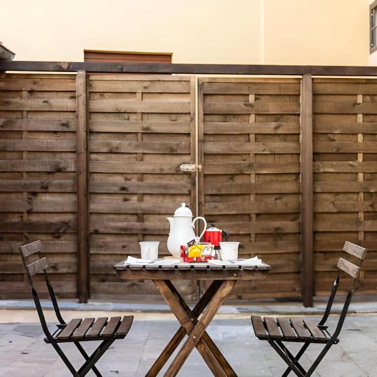Cortile in centro - Charm Suite Heart of Lucca- 2 SmartTV - Appartamento - 9
