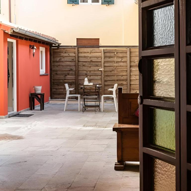 Cortile in centro - Charm Suite Heart of Lucca- 2 SmartTV - Appartamento - 10