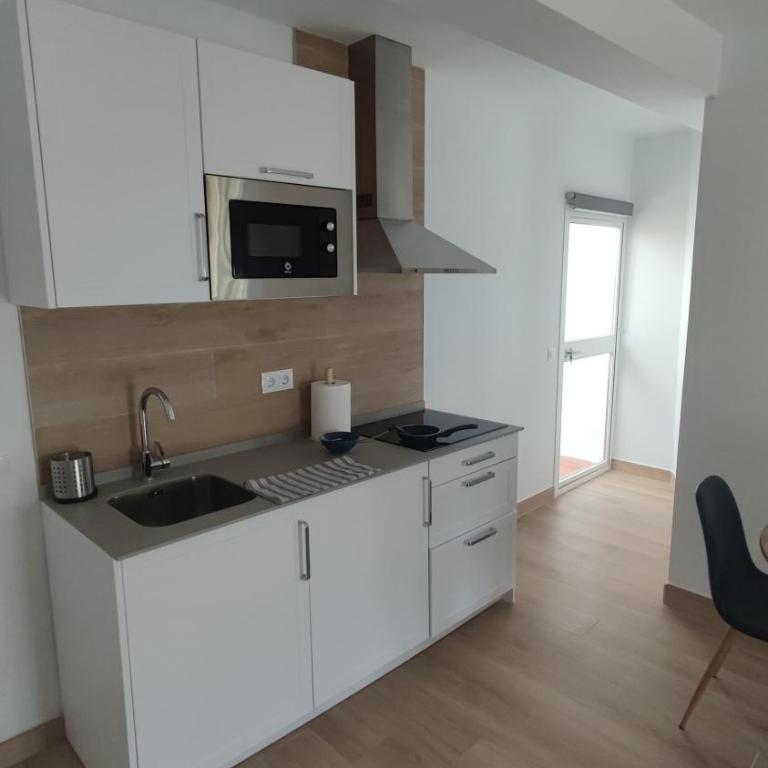 Fuengirola Terrace Apartment - Estudio con terraza - 8