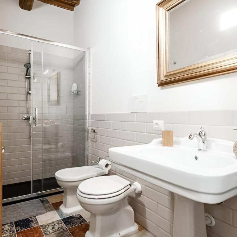 Cortile in centro - Charm Suite Heart of Lucca- 2 SmartTV - Appartamento - 16
