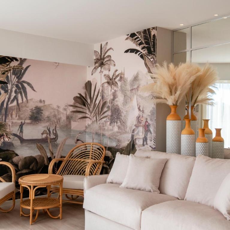 Résidence Hôtelière Chambord au coeur de Menton - entièrement rénovée - Penthouse - 1