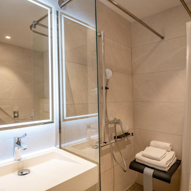 Résidence Hôtelière Chambord au coeur de Menton - entièrement rénovée - Chambre Lits Jumeaux Deluxe - 4