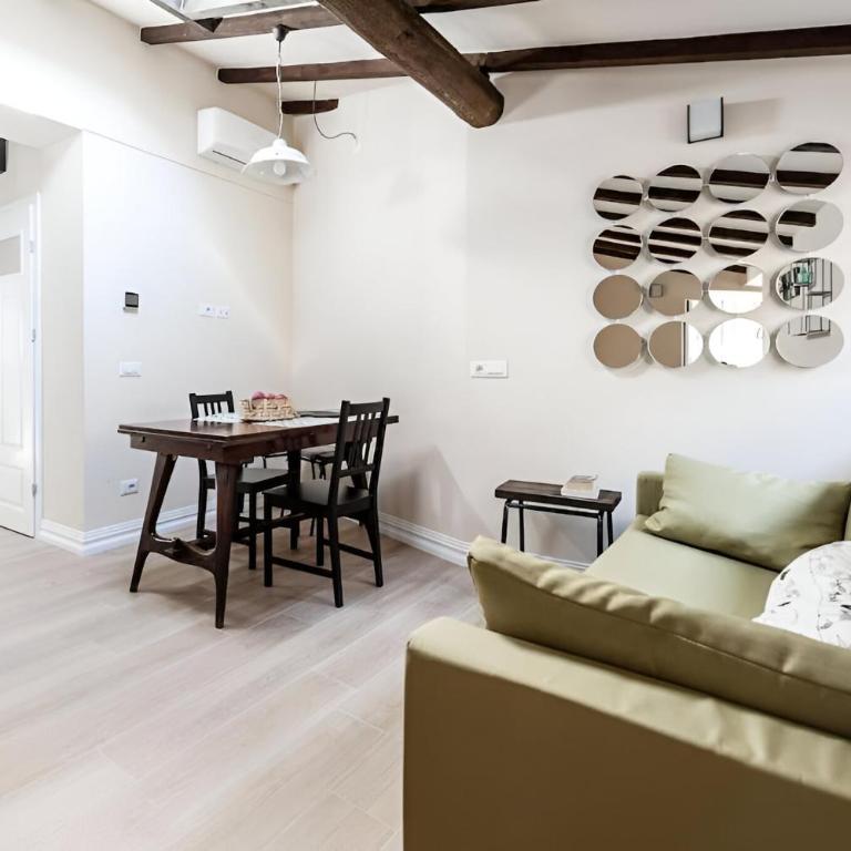 Cortile in centro - Charm Suite Heart of Lucca- 2 SmartTV - Appartamento - 19