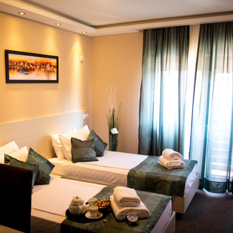 Hotel Danica - Dvokrevetna Soba sa Bračnim Krevetom/Zasebnim Krevetima - 1