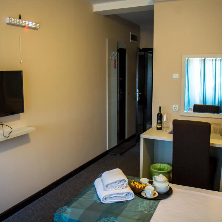 Hotel Danica - Dvokrevetna Soba sa Bračnim Krevetom/Zasebnim Krevetima - 3