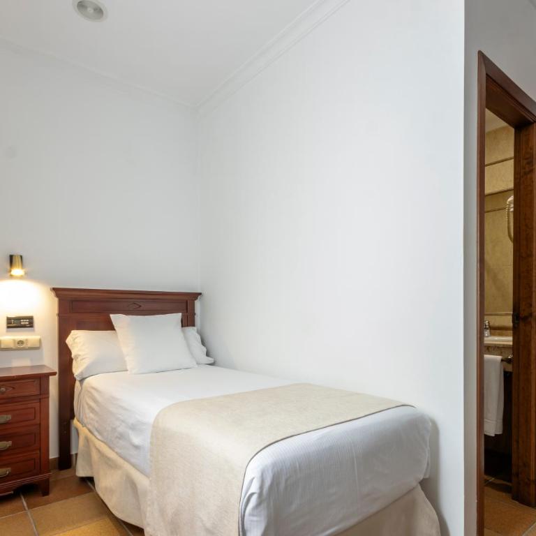 Hostal La Muralla - Habitación Individual - 1