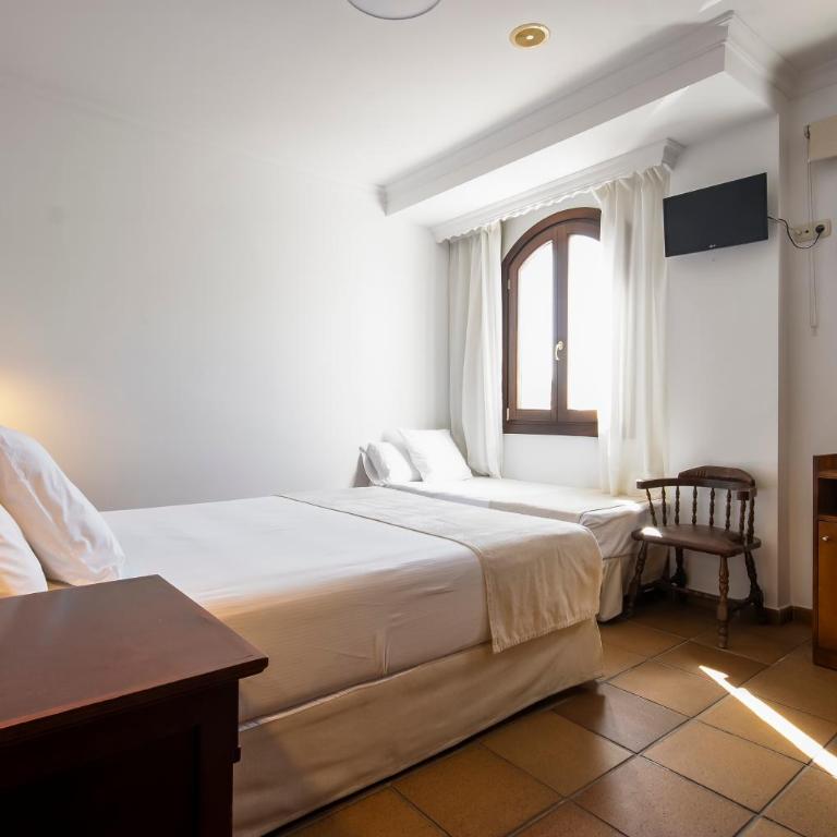 Hostal La Muralla - Habitación Triple - 4