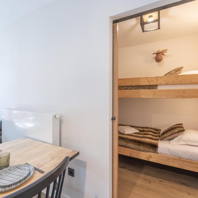 Appartement moderne avec parking dans Les Fermes de l'Alpe - FR-1-645-65 - Appartement - 11