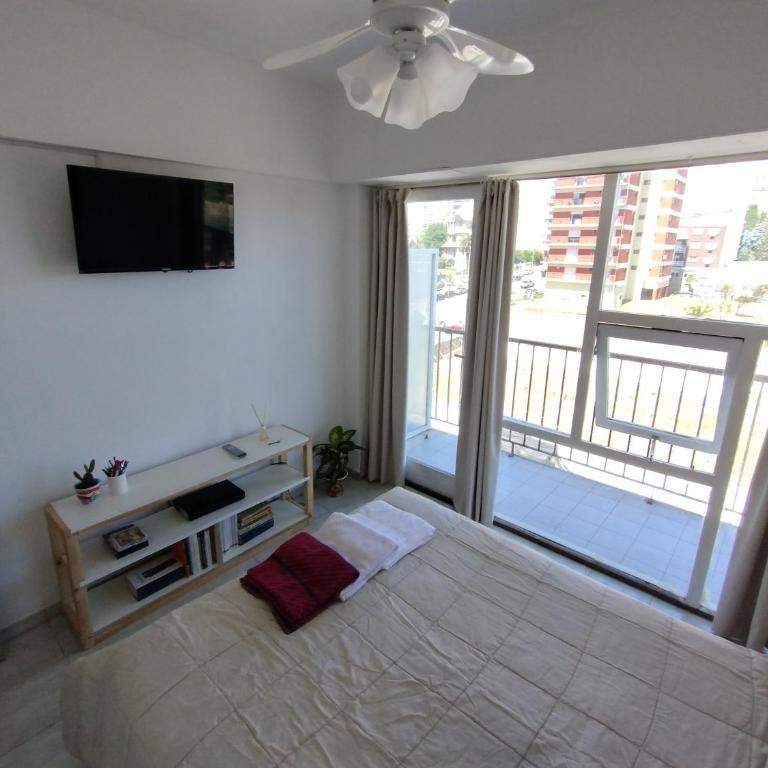 Departamento de 2 ambientes. Zona Güemes - One-Bedroom Apartment - 1