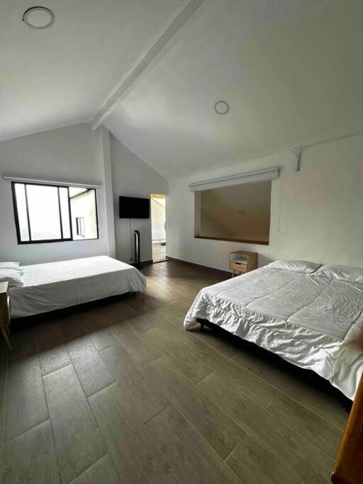 Penthouse W/ jacuzzi in Lleras park - Apartamento de 3 dormitorios - 26
