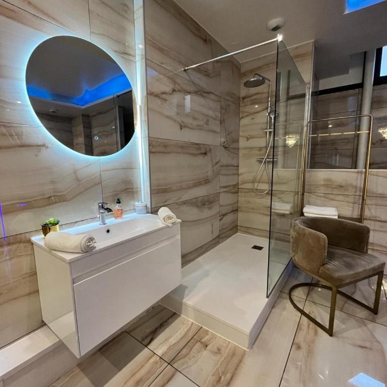 Golden house - JACUZZI - Appartement 1 Chambre - 13