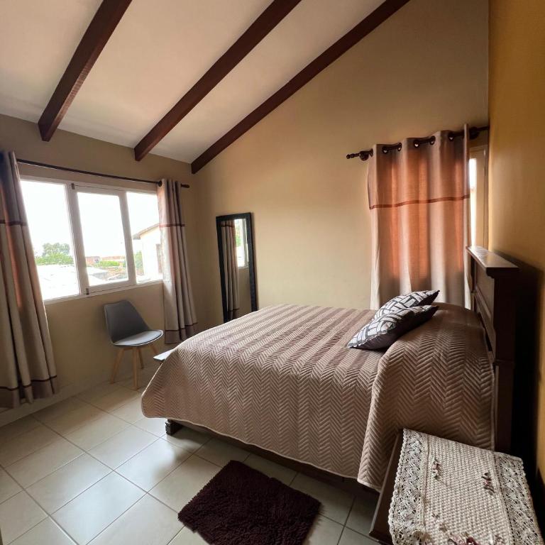 Hermosa y cómoda casa en Cochabamba - Casa de 3 dormitorios - 23