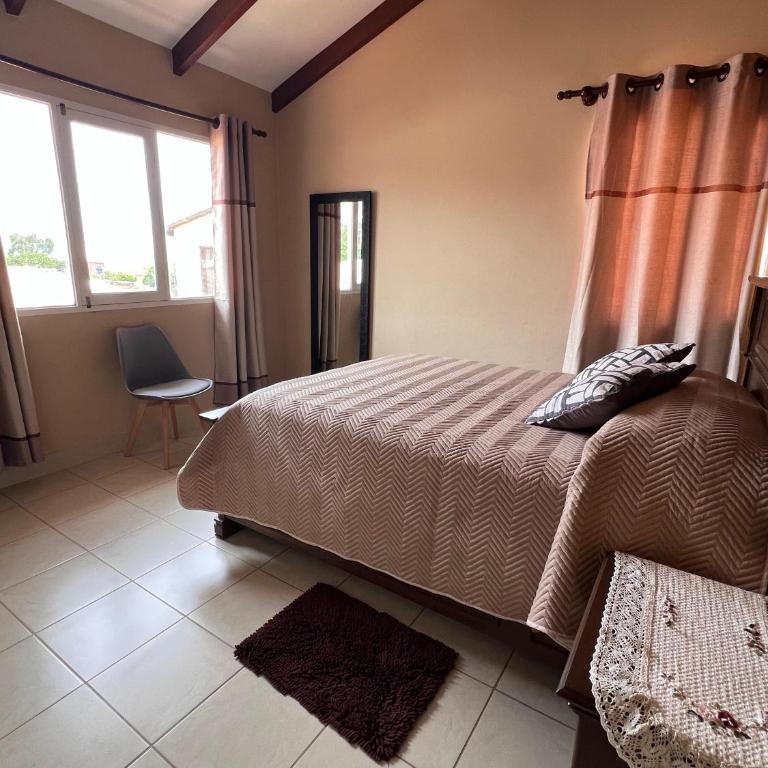 Hermosa y cómoda casa en Cochabamba - Casa de 3 dormitorios - 22