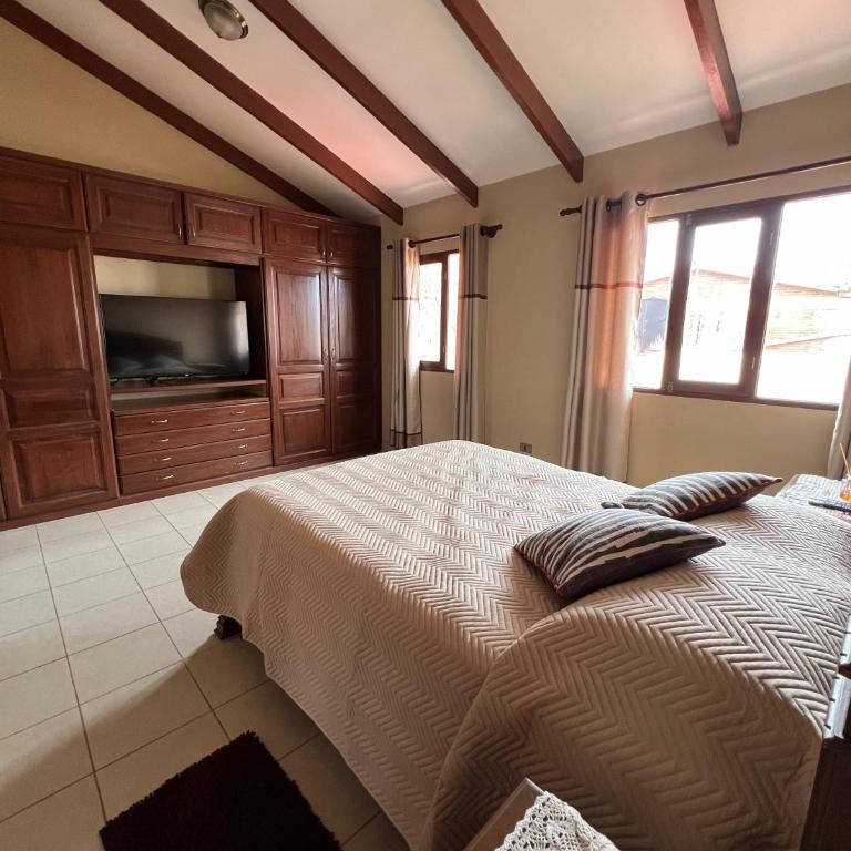 Hermosa y cómoda casa en Cochabamba - Casa de 3 dormitorios - 25