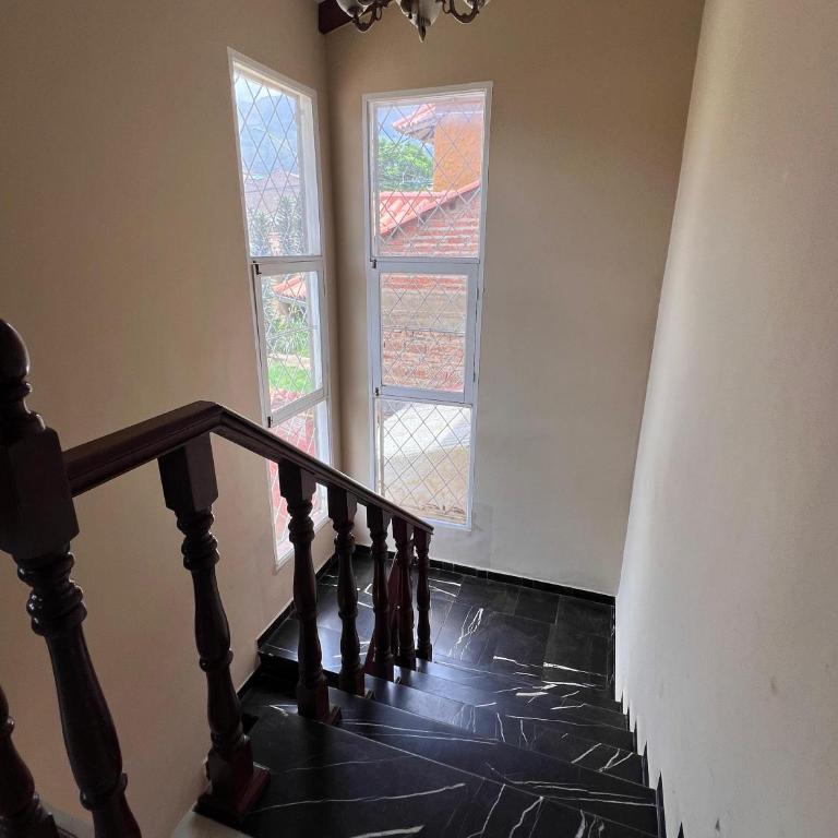 Hermosa y cómoda casa en Cochabamba - Casa de 3 dormitorios - 43