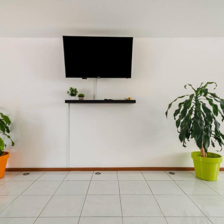 Casa Grande, Cómoda y con Seguridad - Excelente Ubicación - Casa - 5