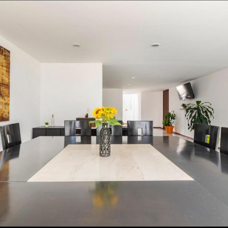 Casa Grande, Cómoda y con Seguridad - Excelente Ubicación - Casa - 7