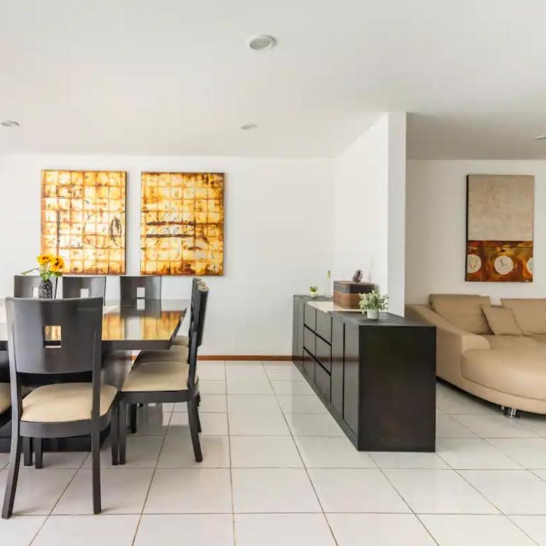 Casa Grande, Cómoda y con Seguridad - Excelente Ubicación - Casa - 6