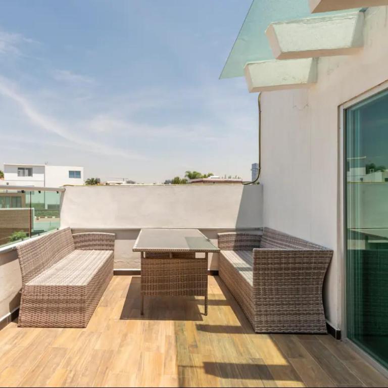 Casa Grande, Cómoda y con Seguridad - Excelente Ubicación - Casa - 17