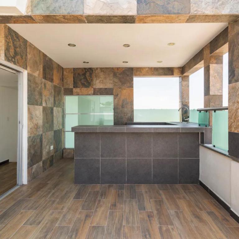 Casa Grande, Cómoda y con Seguridad - Excelente Ubicación - Casa - 18