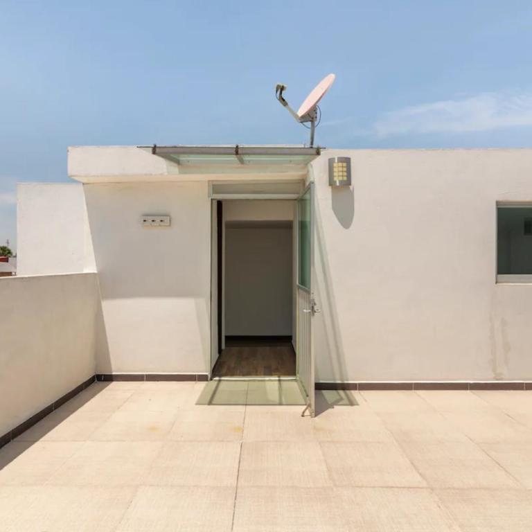 Casa Grande, Cómoda y con Seguridad - Excelente Ubicación - Casa - 31