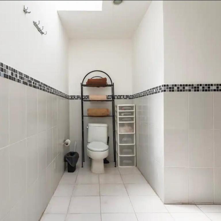 Casa Grande, Cómoda y con Seguridad - Excelente Ubicación - Casa - 38