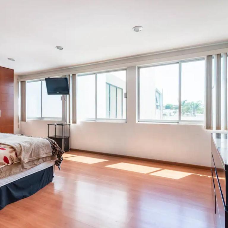 Casa Grande, Cómoda y con Seguridad - Excelente Ubicación - Casa - 40