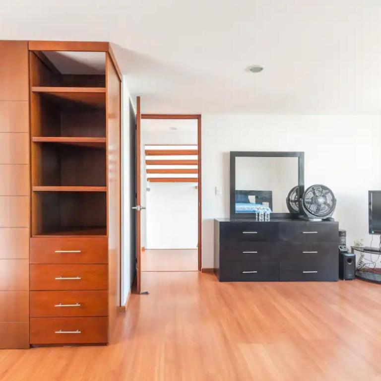 Casa Grande, Cómoda y con Seguridad - Excelente Ubicación - Casa - 34