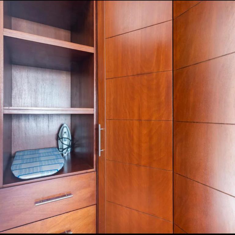 Casa Grande, Cómoda y con Seguridad - Excelente Ubicación - Casa - 36