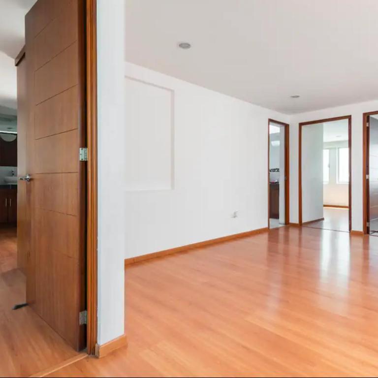 Casa Grande, Cómoda y con Seguridad - Excelente Ubicación - Casa - 55